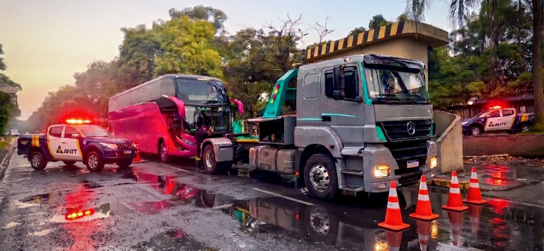 Bagagens soltas e seguros inválidos: novo episódio da série da ANTT sobre fiscalização revela riscos invisíveis do transporte irregular